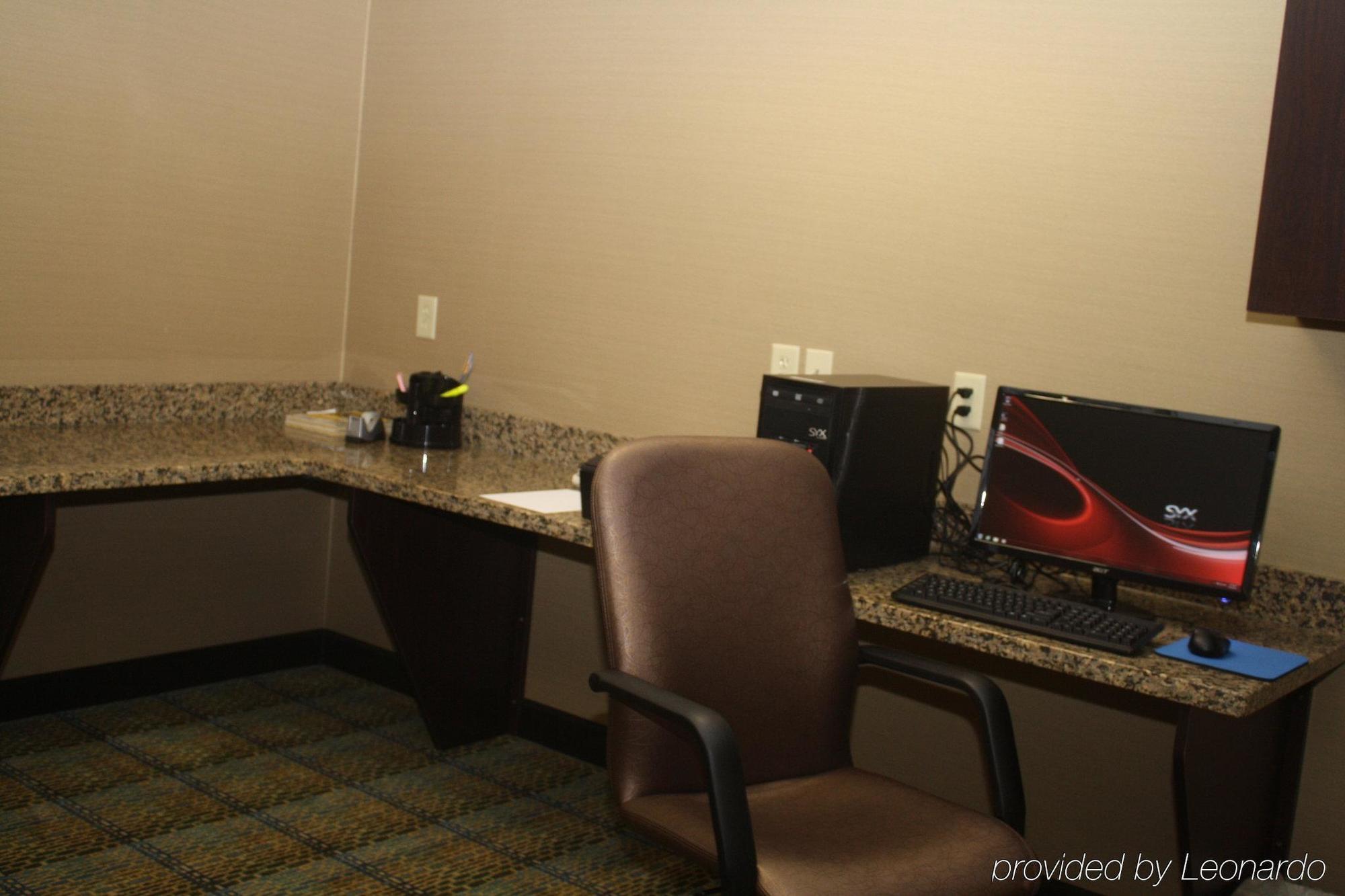 Holiday Inn Express & Suites Fairmont By Ihg Instalações foto